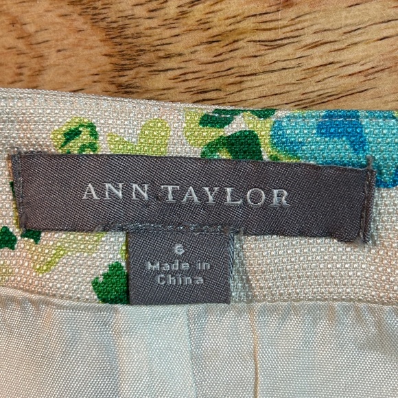 Ann Taylor Silk Print Pleated Skirt size 6 - Picture 3 of 5